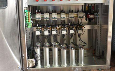 低壓電力電容器爆炸的原因是什么？